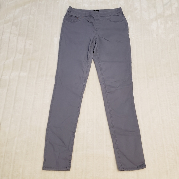 BOGO Free🦋 H&M Grayish Blue Pull-On Jeggings - Picture 2 of 16